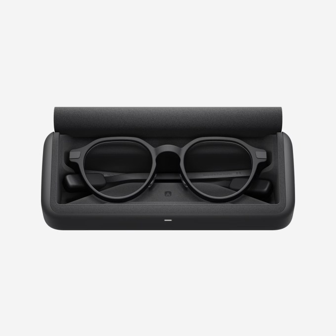 e081ecd10bec9b5a491c4ca21483a1fe32b041be-2000x2000-1 Even Realities G2 Glasses case