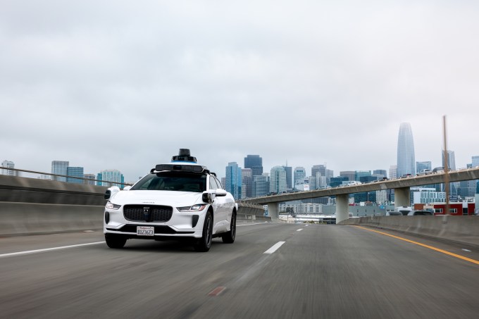 WAYMO on SF freeway