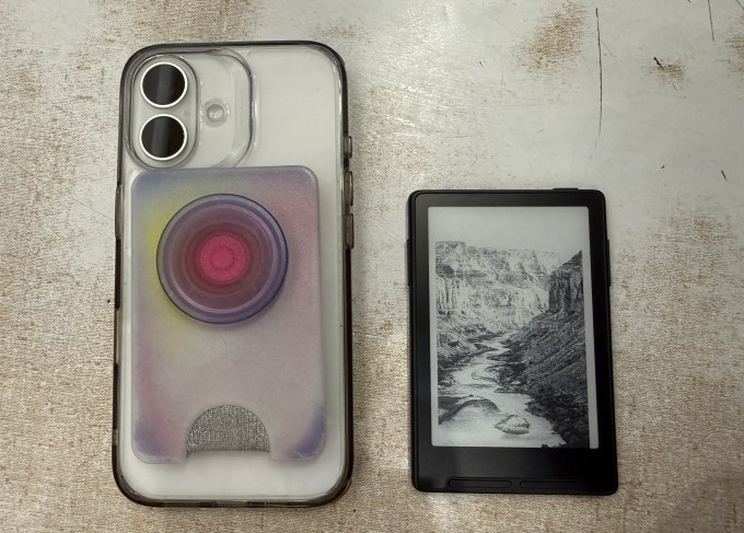 xteink-pop-socket-comparison