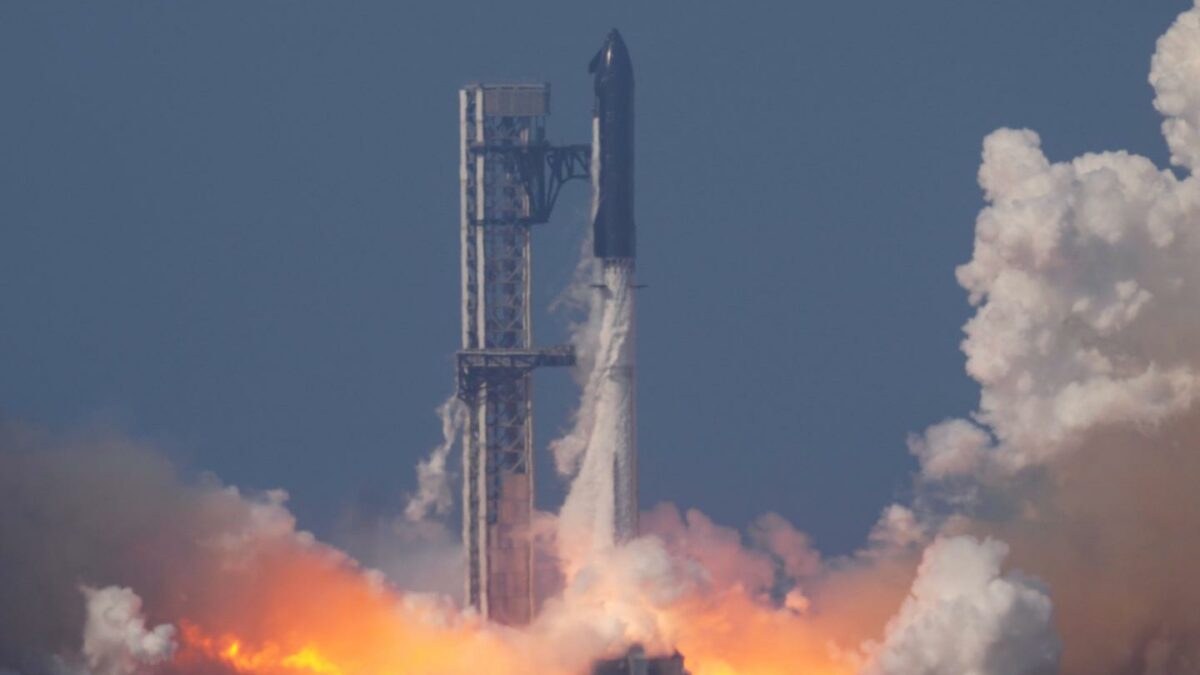 SpaceX's mega rocket Starship on a test flight from Starbase, Texas, Friday, May 22, 2026.