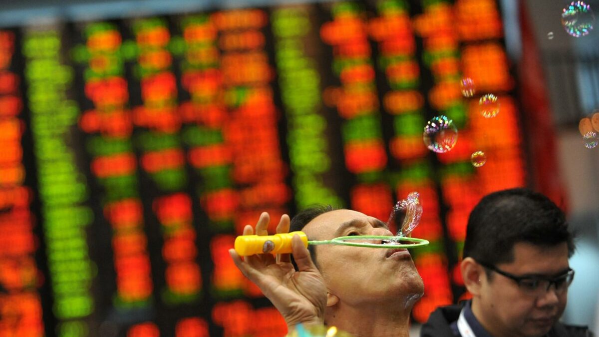 What bubble? Asset managers in risk-on mode stick with stocks