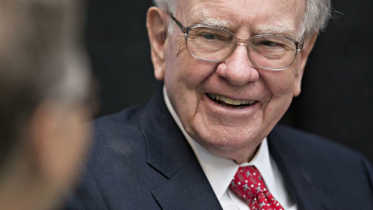 Few investors copy Warren Buffett’s investment strategy ‘because no one wants to get rich slow,’ the retiring Berkshire Hathaway CEO says