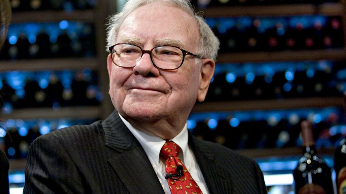 Warren Buffett used to give his family $10,000 each at Christmas—but when he saw how fast they were spending it, he started buying them shares instead