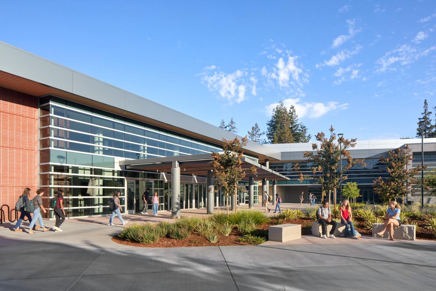 sfhs_3445011000_n11_hmcarchitects_ac7eb2-e1786485588771 exterior of Saint Francis High School