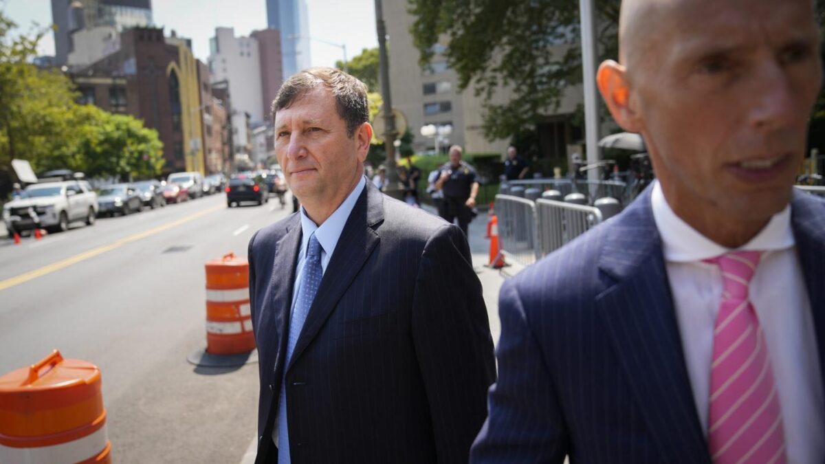 Alexander Mashinsky, founder and former chief executive of the failed cryptocurrency lending platform Celsius Network, leaves Manhattan federal court with his legal team, on July 25, 2023, in New York.